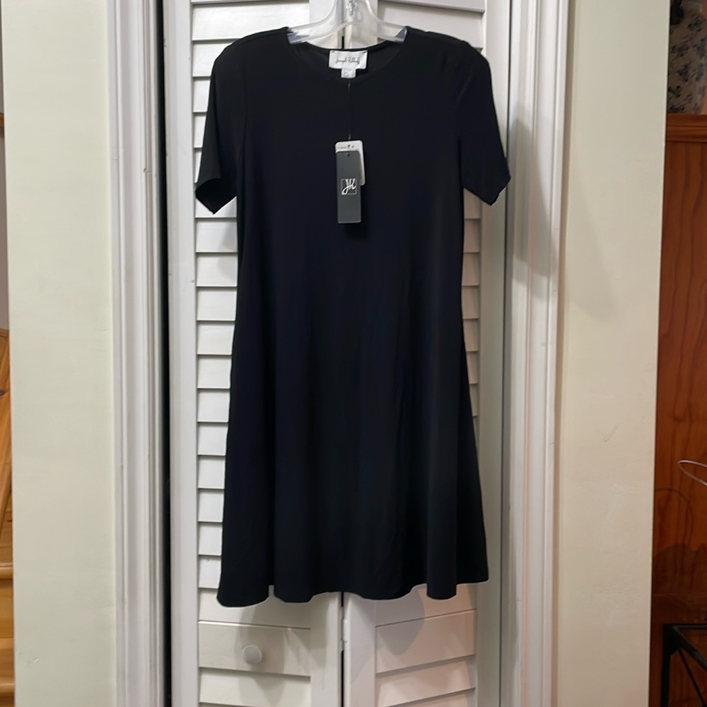 Joseph Ribkoff short sleeve jersey knit dress. Great for party or holiday. Sz 8